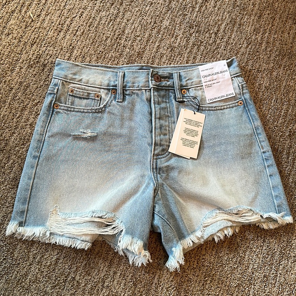 Calvin Klein shorts never worn waist 25